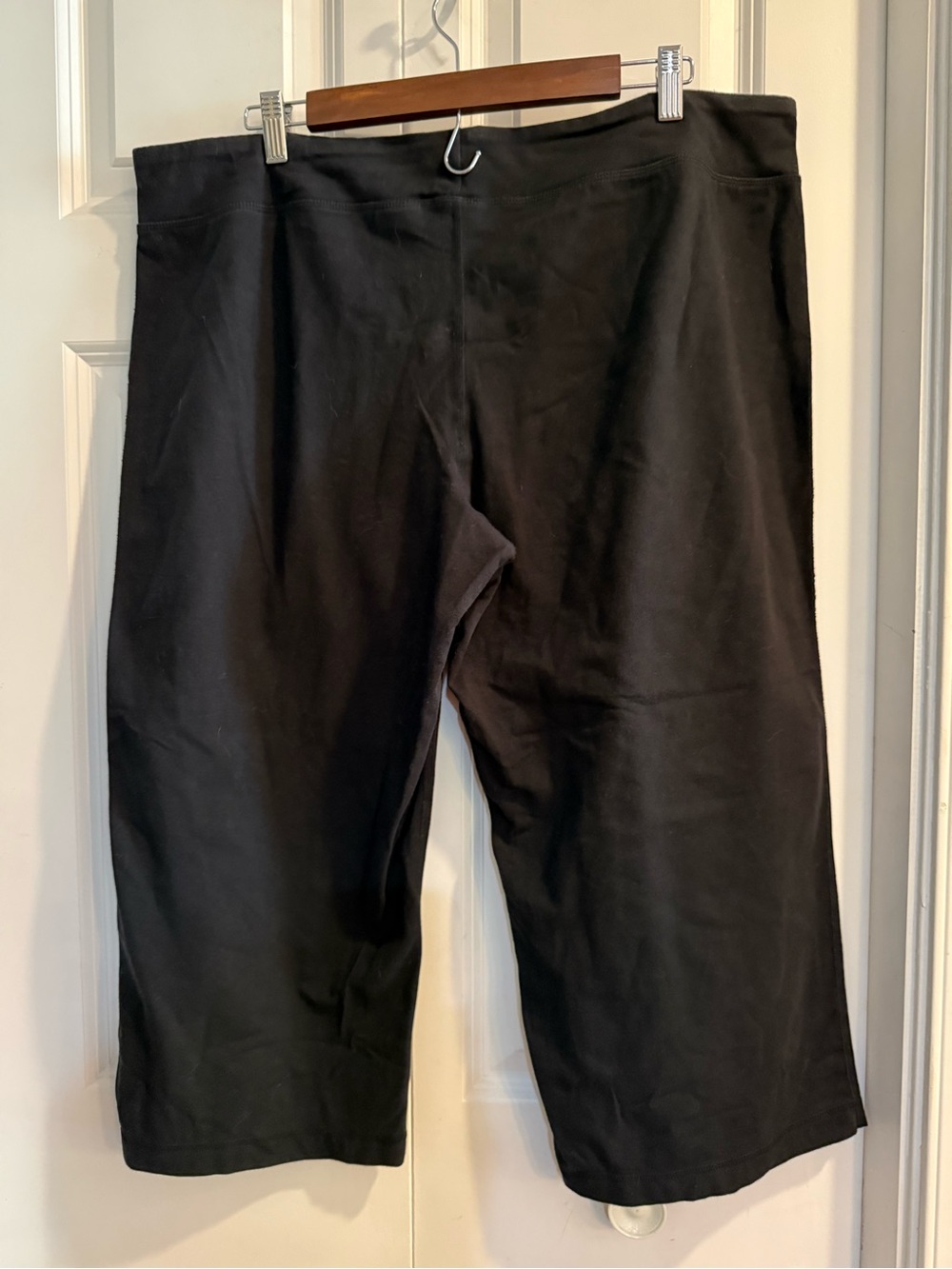 Danskin Now Black Capri Active Leggings - Picture 2 of 3
